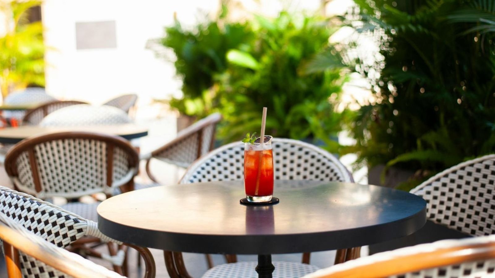 How Local Omaha Restaurants and Breweries Can Capture More “Patio Dining Near Me” Traffic This Summer